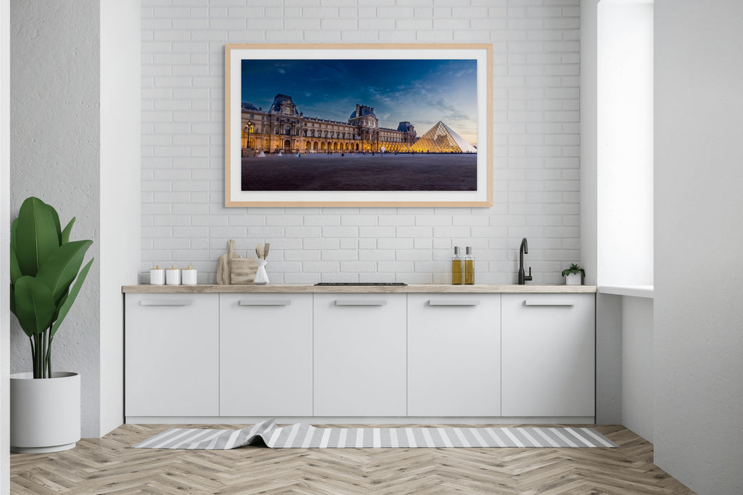 48°N | 2° E - Louvre, France