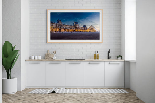 48°N | 2° E - Louvre, France